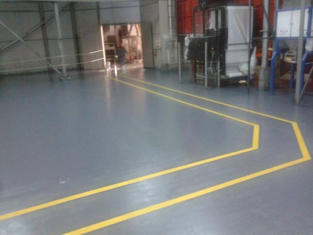 trasare dungi marcare alee industriala cu vopsea epoxi